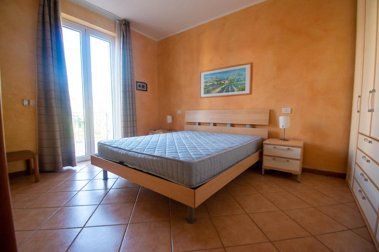 Lato Soleggiato @Gardazzurro Apartment Padenghe sul Garda Ngoại thất bức ảnh