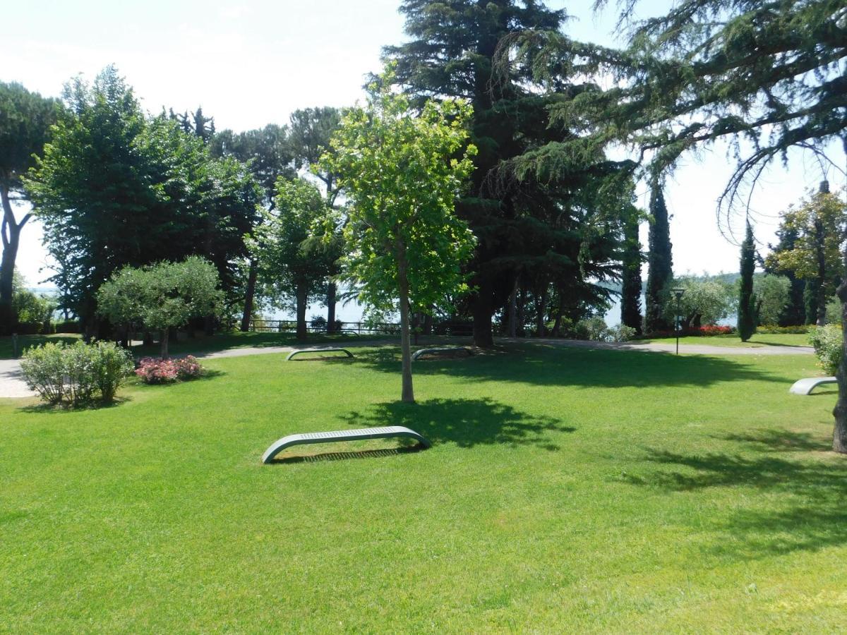 Lato Soleggiato @Gardazzurro Apartment Padenghe sul Garda Ngoại thất bức ảnh