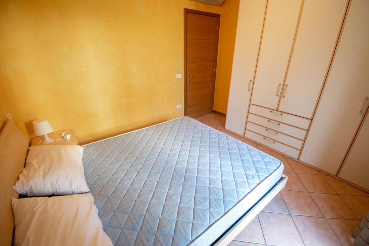 Lato Soleggiato @Gardazzurro Apartment Padenghe sul Garda Ngoại thất bức ảnh