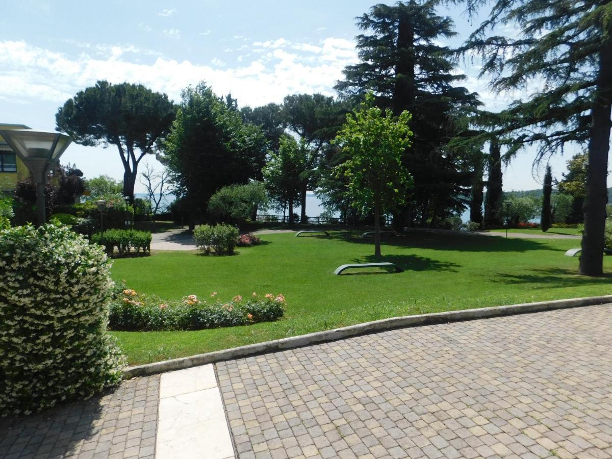 Lato Soleggiato @Gardazzurro Apartment Padenghe sul Garda Ngoại thất bức ảnh