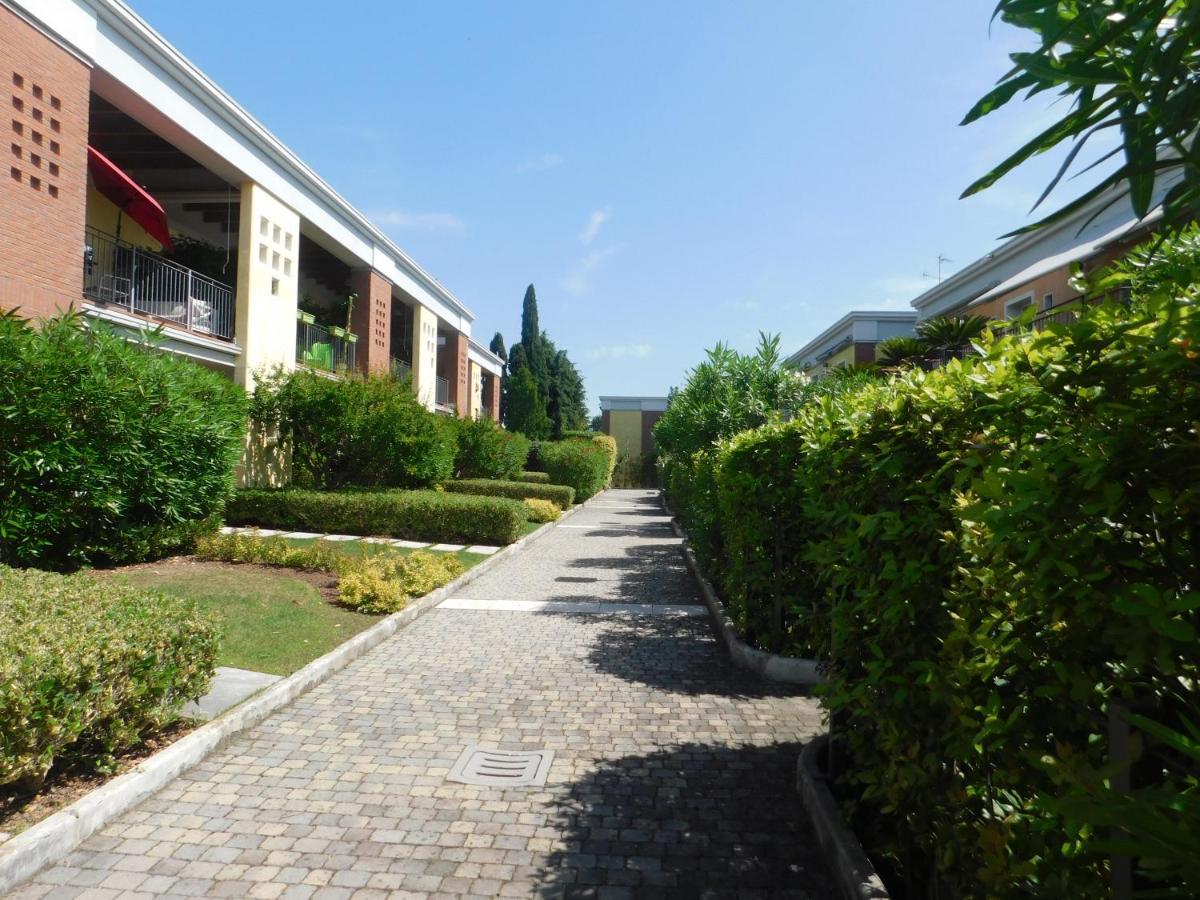Lato Soleggiato @Gardazzurro Apartment Padenghe sul Garda Ngoại thất bức ảnh