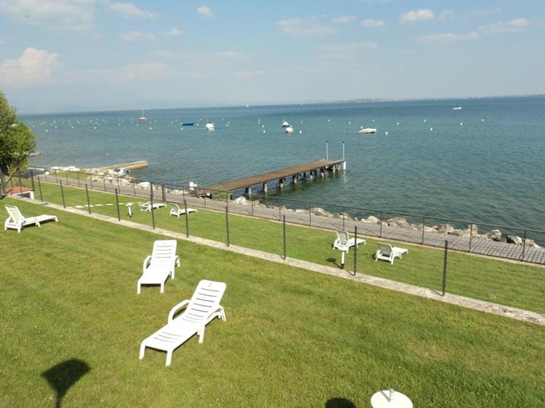 Lato Soleggiato @Gardazzurro Apartment Padenghe sul Garda Ngoại thất bức ảnh