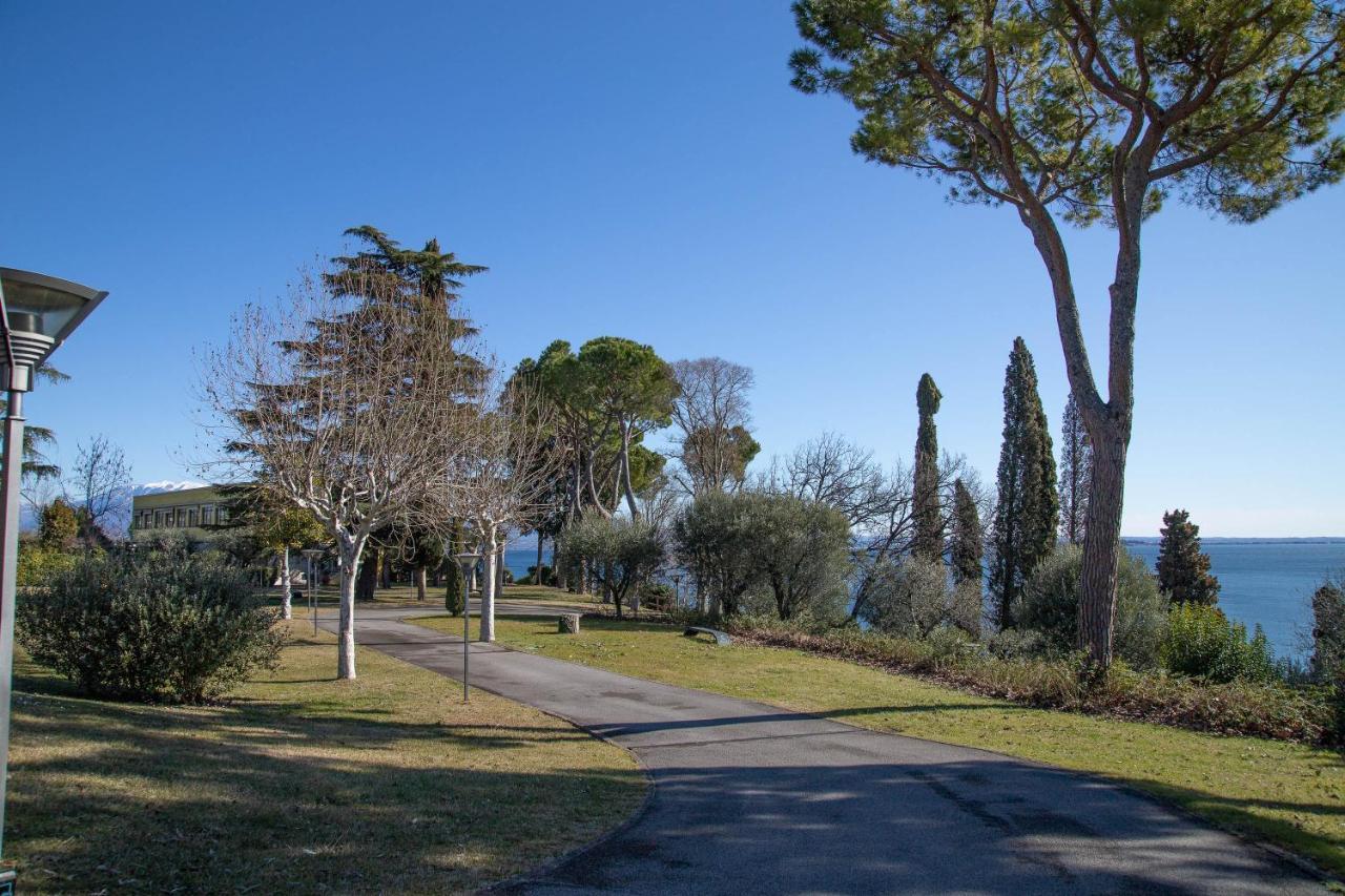 Lato Soleggiato @Gardazzurro Apartment Padenghe sul Garda Ngoại thất bức ảnh