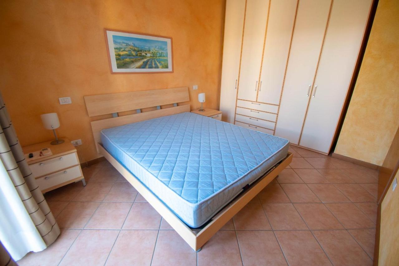 Lato Soleggiato @Gardazzurro Apartment Padenghe sul Garda Ngoại thất bức ảnh