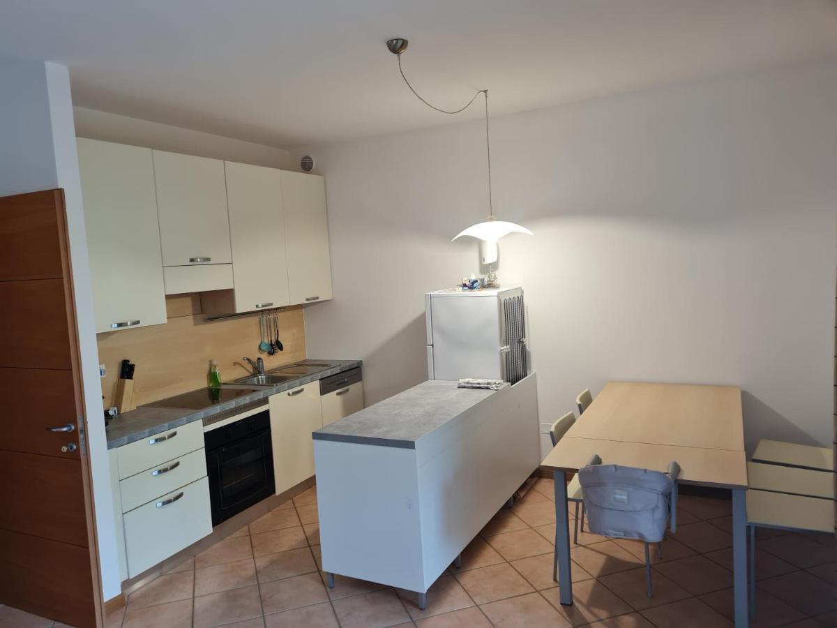Lato Soleggiato @Gardazzurro Apartment Padenghe sul Garda Ngoại thất bức ảnh